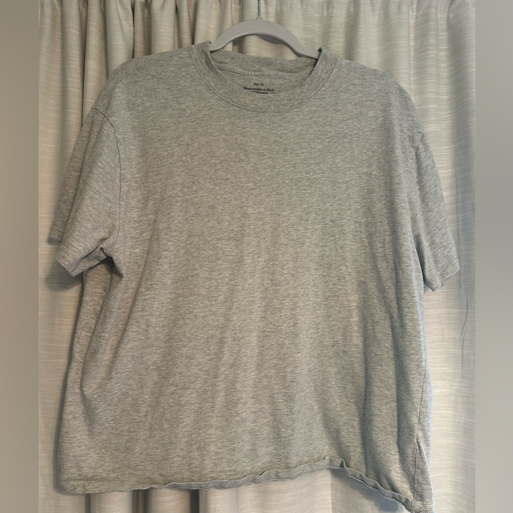 Abercrombie & Fitch Light Gray Short Sleeve Tee